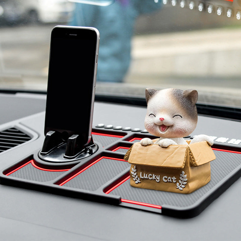 Neslystantis kilimėlis automobilio panelei
