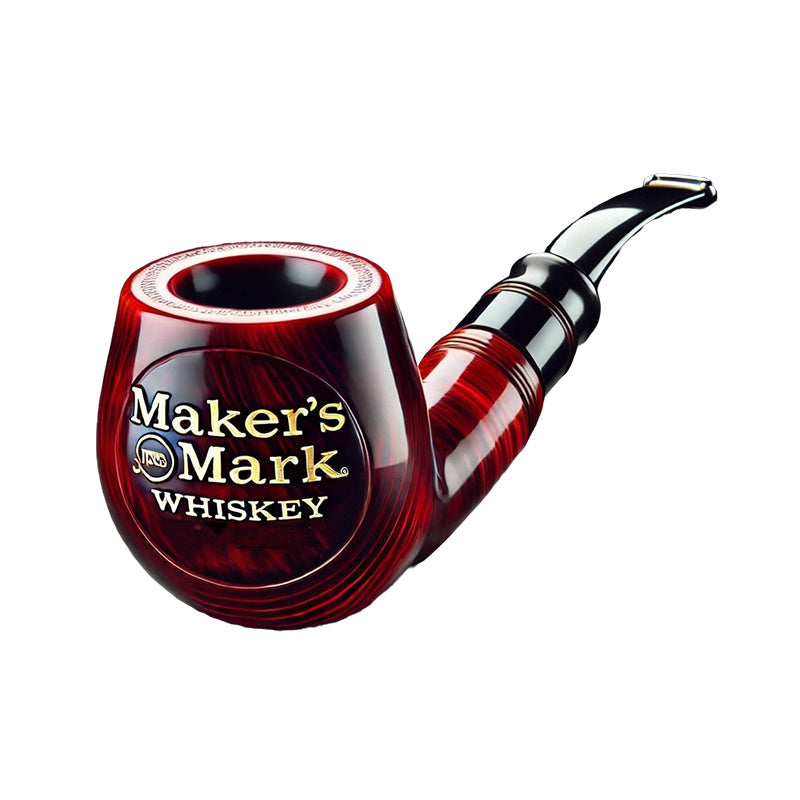 Raudonas, blizgus pypkės formos butelis su Maker's Mark logotipu.