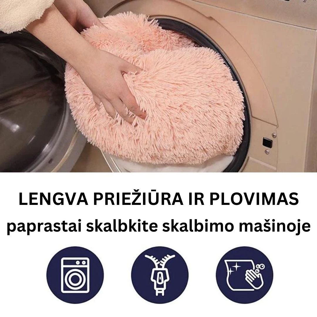 Rožinė, pūkuota pagalvėlė, dedama į skalbimo mašiną. Lengva prižiūrėti.