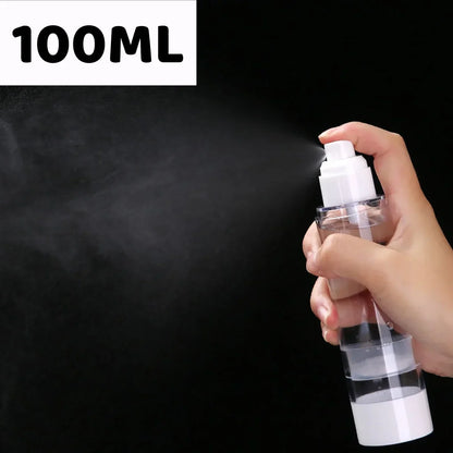 100 ml skaidrus buteliukas su purkštuku juodame fone