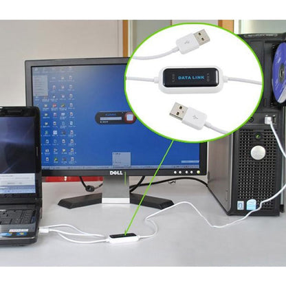 USB perdavimo kabelis jungia kelis kompiuterius ir monitorių