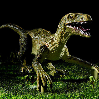 Pulteliu valdomas dinozauras – priekinė pusė, pilka variantas