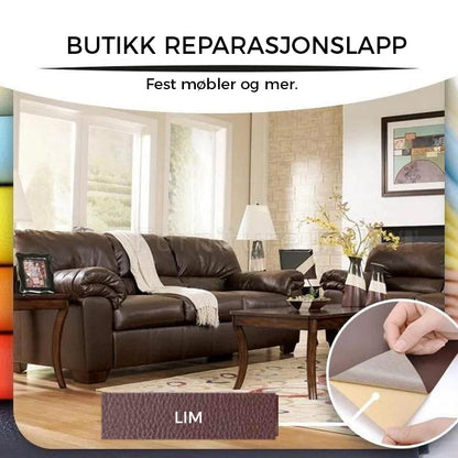 Ruda sofa, tamsiai ruda oda, tekstūruotas paviršius, svetainės interjeras.