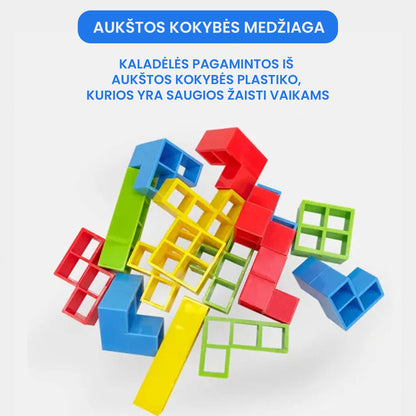 Žaidimas - "Pastatyk aukščiausią bokštą" – detalė stambiu planu, 32 kaladėlės