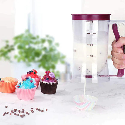 CakeMaker™ - rankinis tešlos piltuvas – šoninis vaizdas