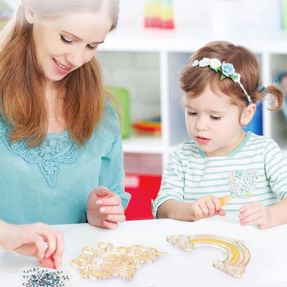 Kristalinių pakabukų dažymo rinkinys - mama ir vaikas prie rankdarbių