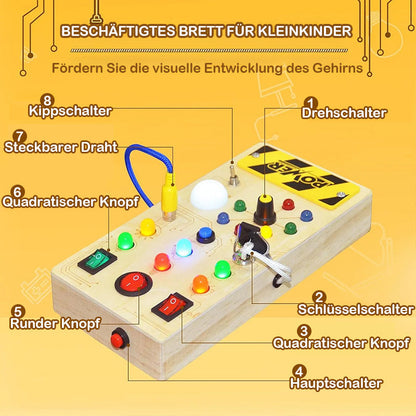 Įjungtos spalvotos LED lemputės ant medinės lentos