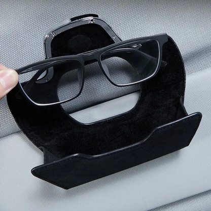 Atvertas juodas dėklas su akiniais ir magnetiniu užsegimu