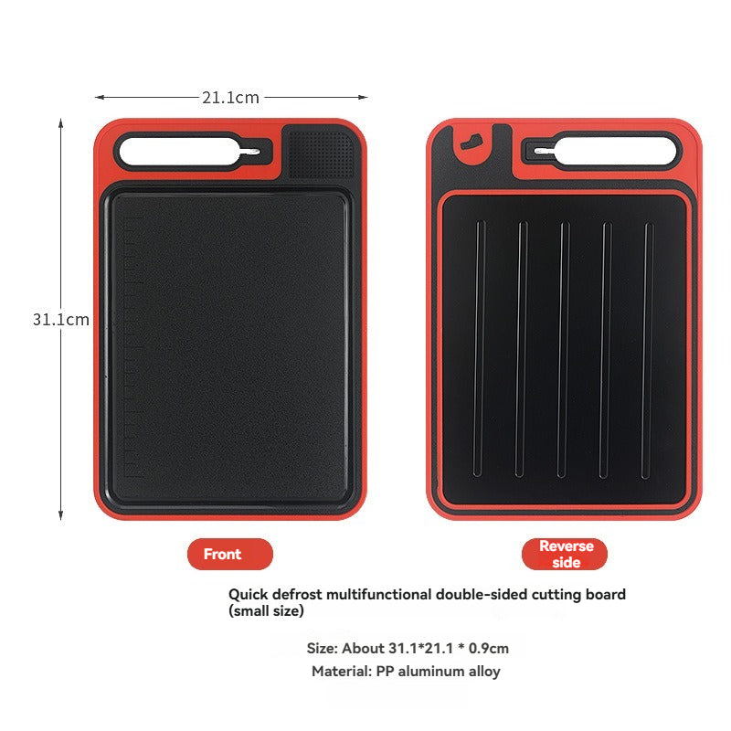 Raudonas dvipusis pjaustymo lentelė su juodu paviršiumi, matmenys 31,1 x 21,1 cm.