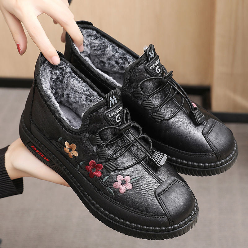 Batai su kailiuku viduje