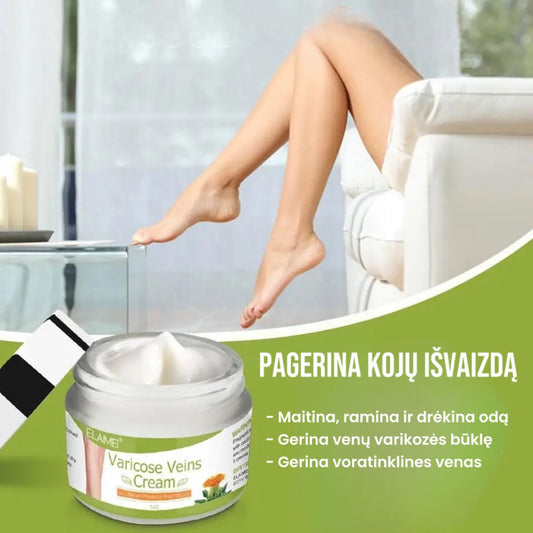 Moteriškos kojos su švelnia oda, šviesios, be matomų venų, šalia kremo indelis.