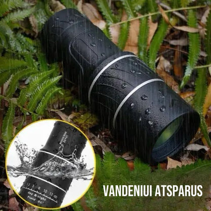 monokuliaras su vandens lašais