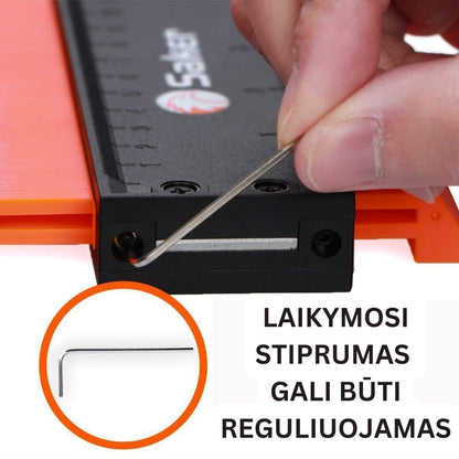 Juodas įrankis su oranžiniu akcentu, reguliuojamas laikymo stiprumas, metalinė detalė.
