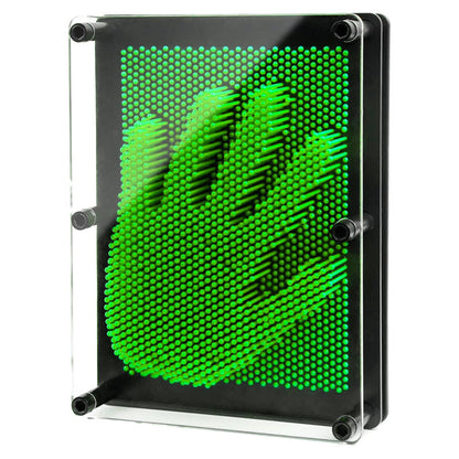 Žalia 3D smeigtukų lenta su rankos atspaudu