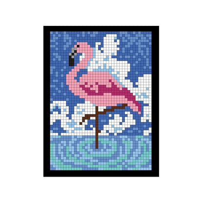 Spalvotas flamingo paveikslas juodame rėmelyje