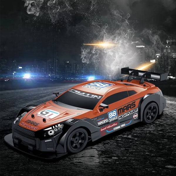 RC Drift Automobilis su LED Šviesomis ir Garų Efektu – bendras vaizdas